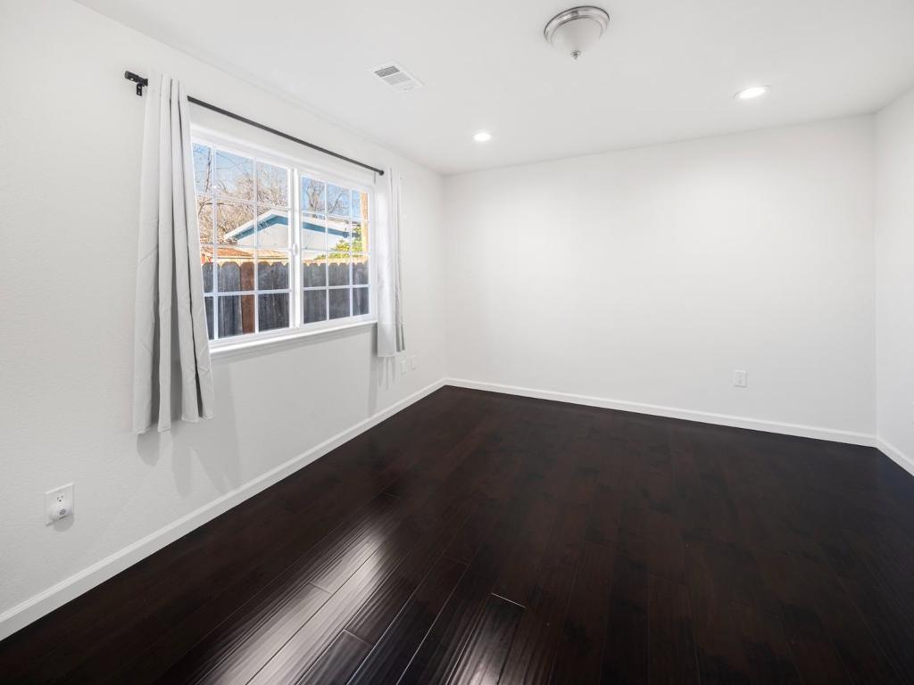 100 Beacon Drive Property Photo 16