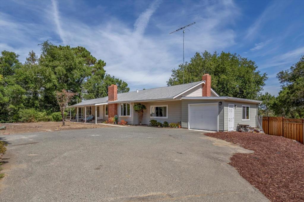 20615 Leonard Road Property Photo 1