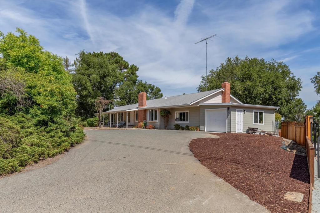 20615 Leonard Road Property Photo 4