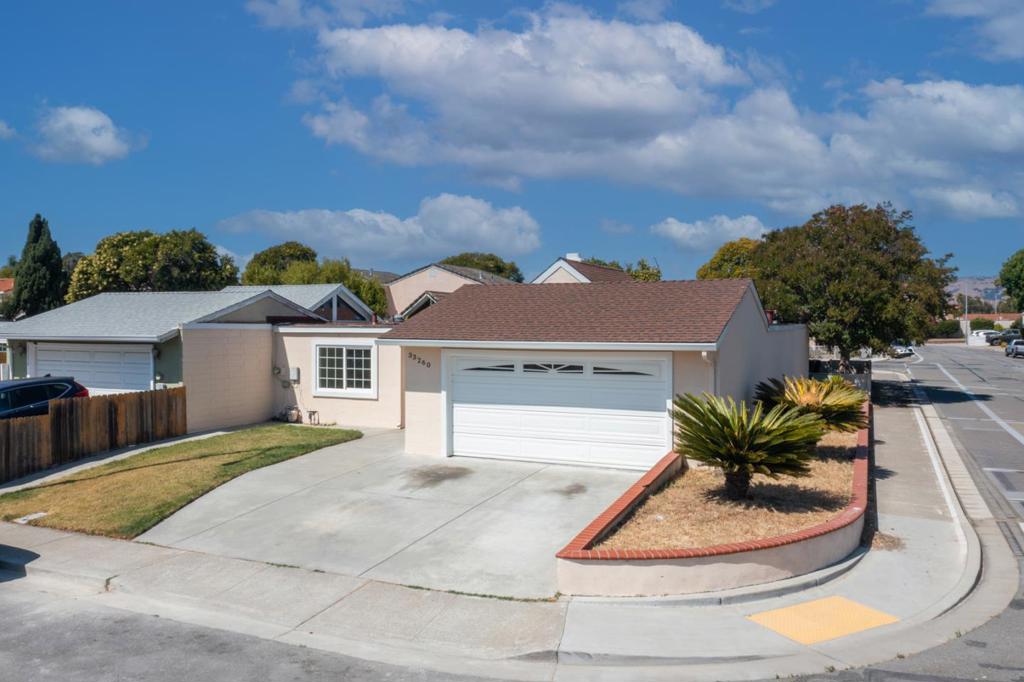 33260 Lake Oneida Street Property Photo 1
