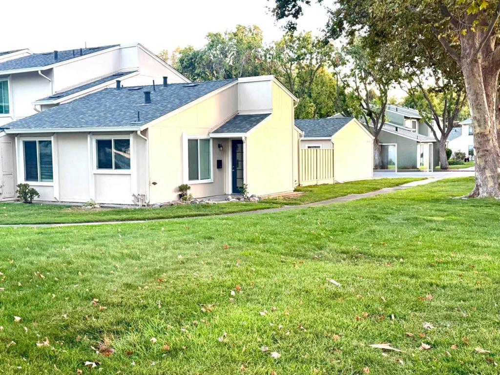 1149 Ribisi Circle Property Photo 1