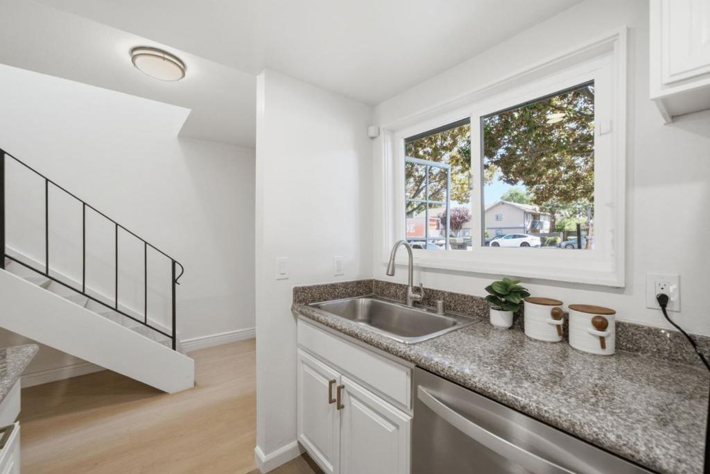 1081 Reed Avenue B Property Photo 15