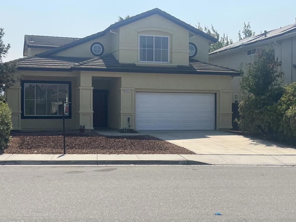 711 Hillock Drive Property Photo 2