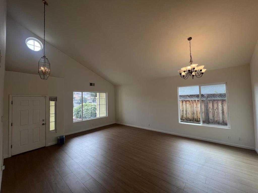 711 Hillock Drive Property Photo 4