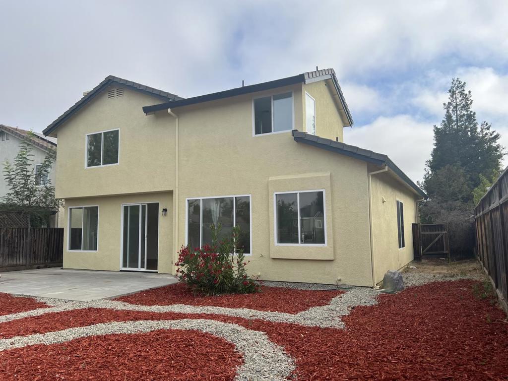 711 Hillock Drive Property Photo 16