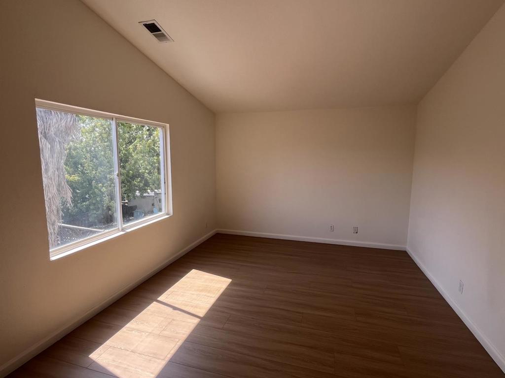 711 Hillock Drive Property Photo 17