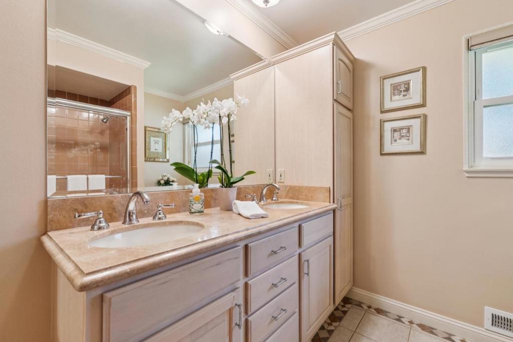 1650 Cordilleras Road Property Photo 49