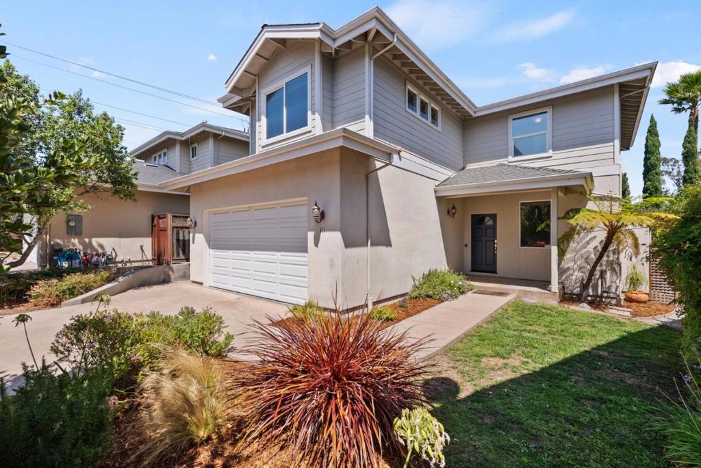 111 Izant Court Property Photo 1
