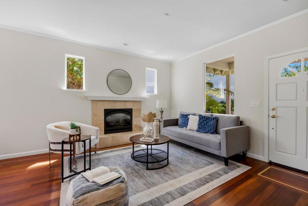 111 Izant Court Property Photo 7