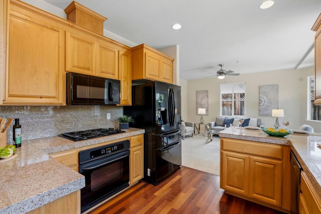 111 Izant Court Property Photo 15