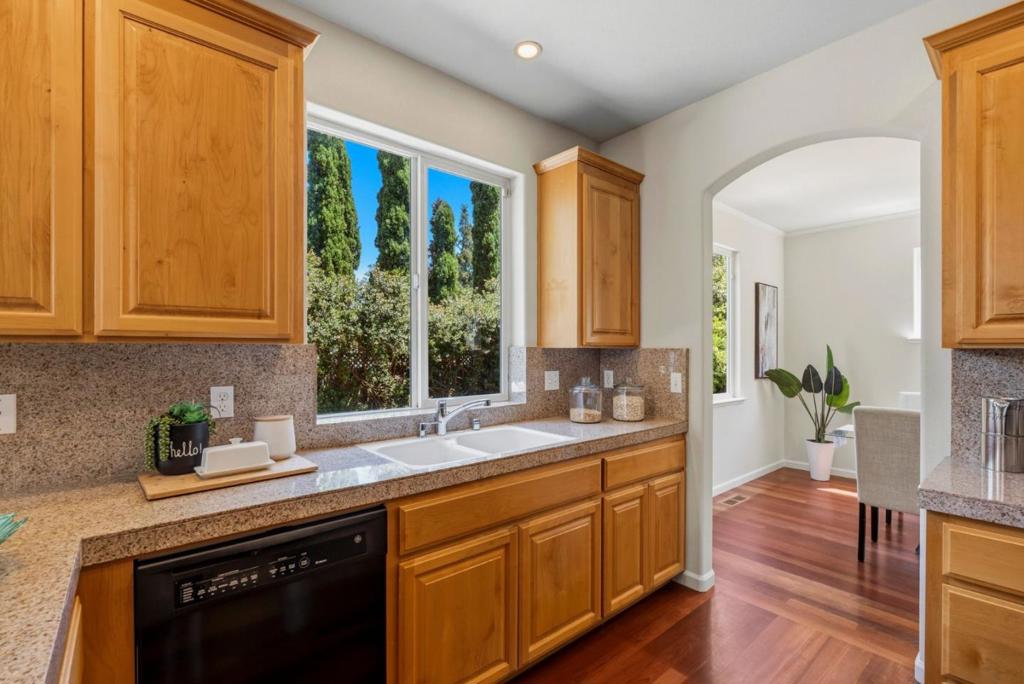 111 Izant Court Property Photo 16