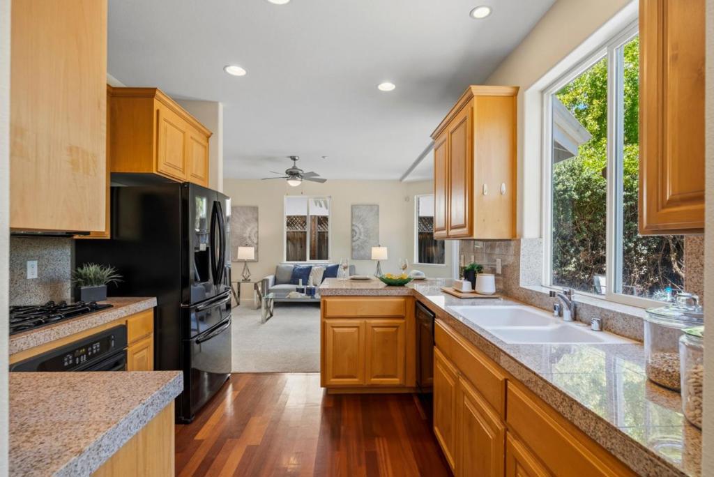 111 Izant Court Property Photo 17