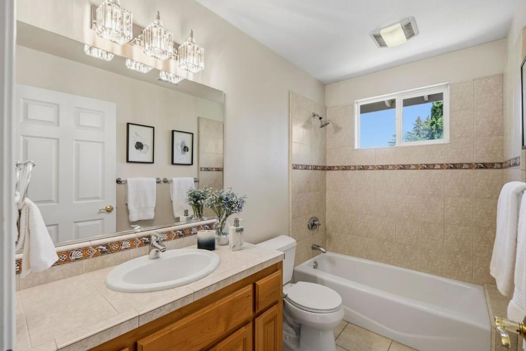 111 Izant Court Property Photo 23