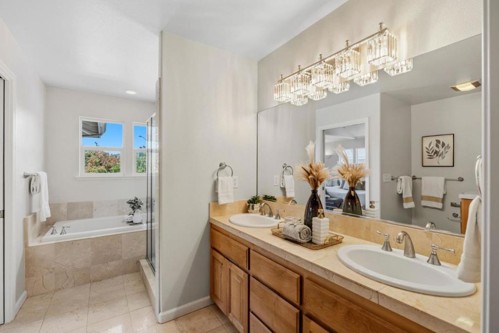 111 Izant Court Property Photo 24
