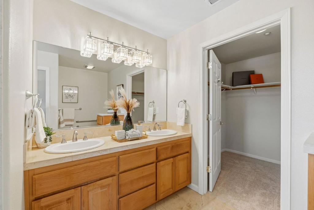 111 Izant Court Property Photo 25