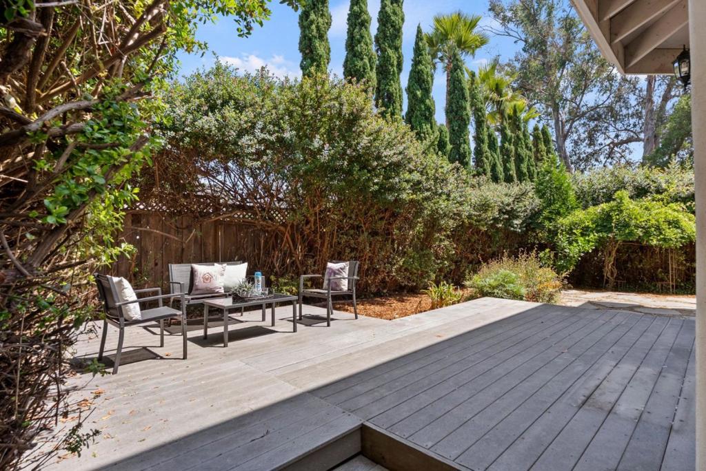 111 Izant Court Property Photo 32