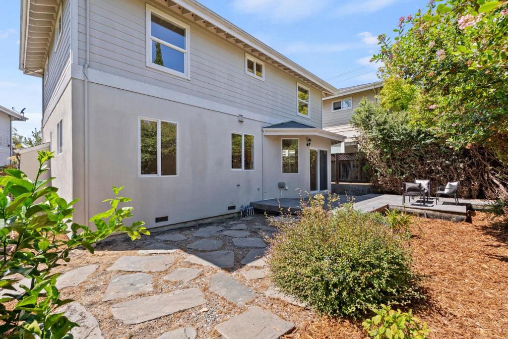 111 Izant Court Property Photo 35