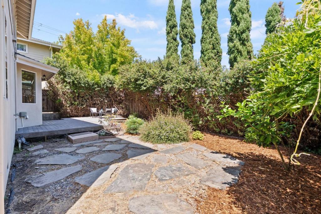 111 Izant Court Property Photo 37