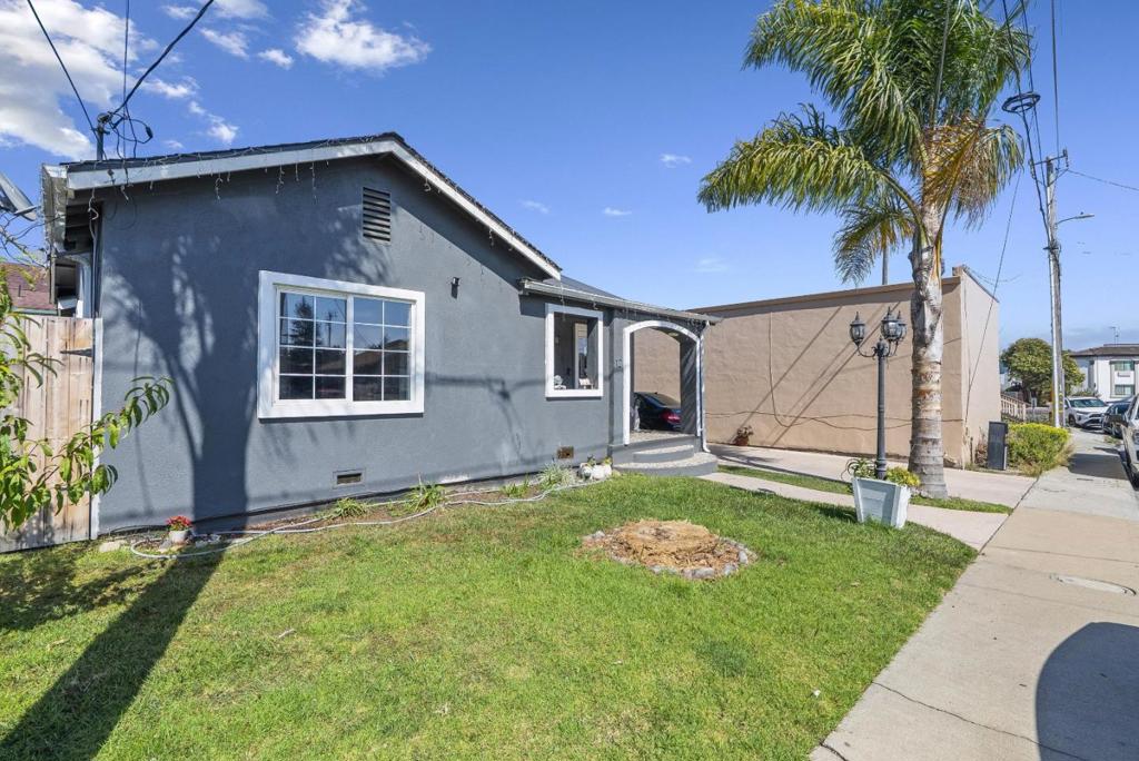 12 Eastern Drive Property Photo 2
