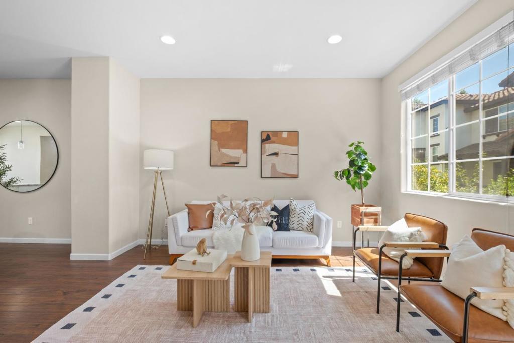 1052 Chamomile Property Photo 4