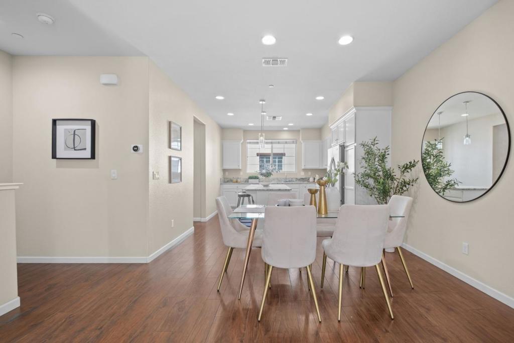 1052 Chamomile Property Photo 11