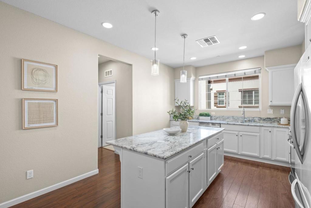 1052 Chamomile Property Photo 16