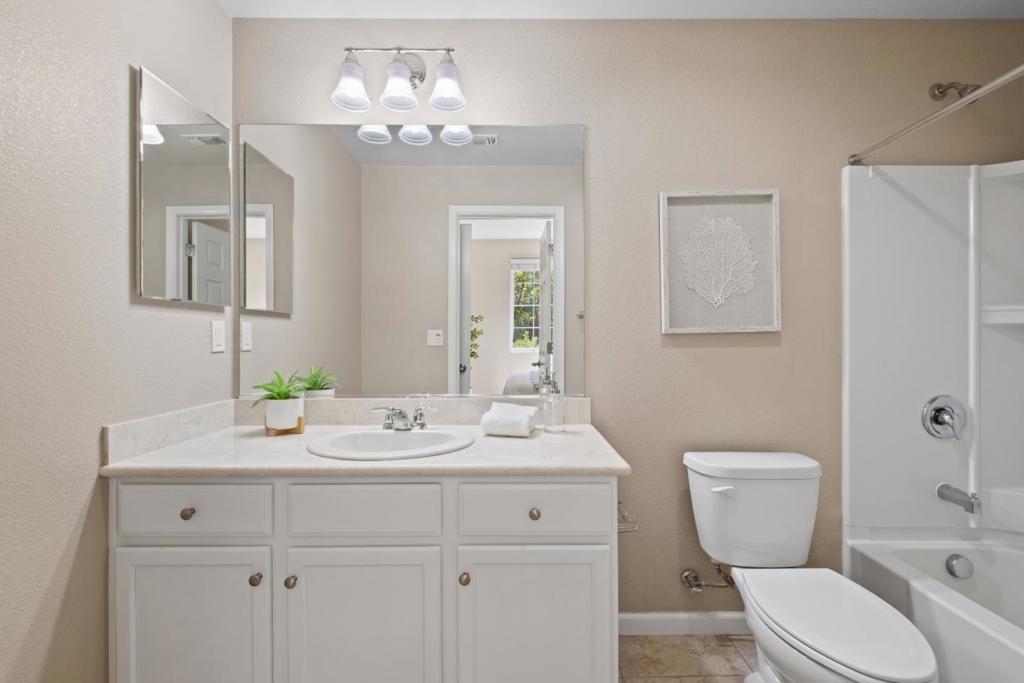 1052 Chamomile Property Photo 20