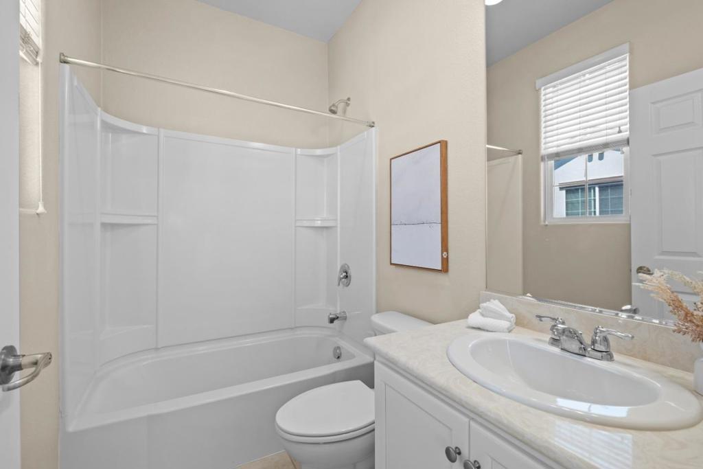 1052 Chamomile Property Photo 23
