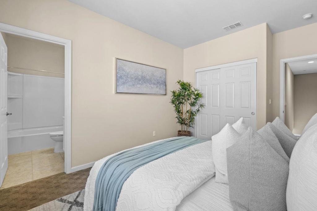 1052 Chamomile Property Photo 29