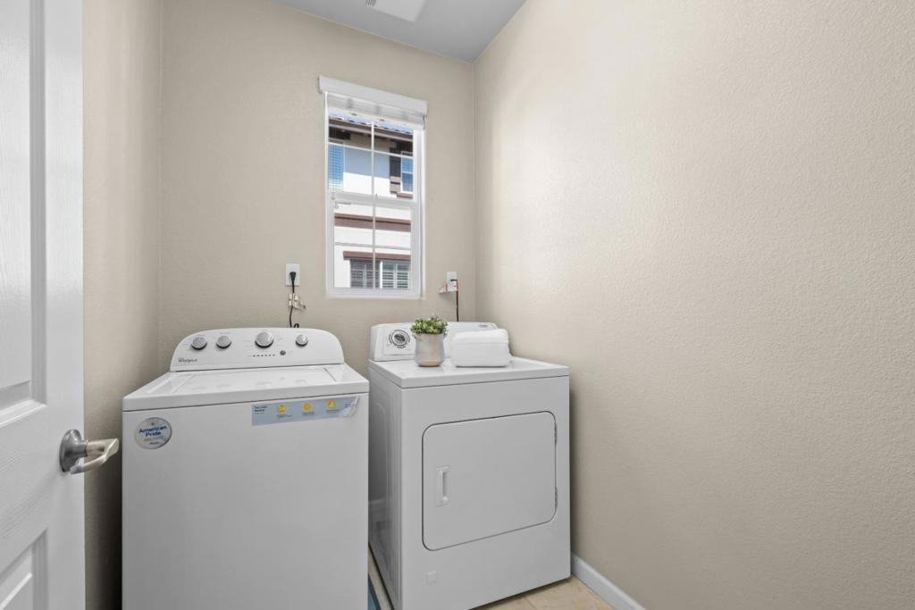 1052 Chamomile Property Photo 36