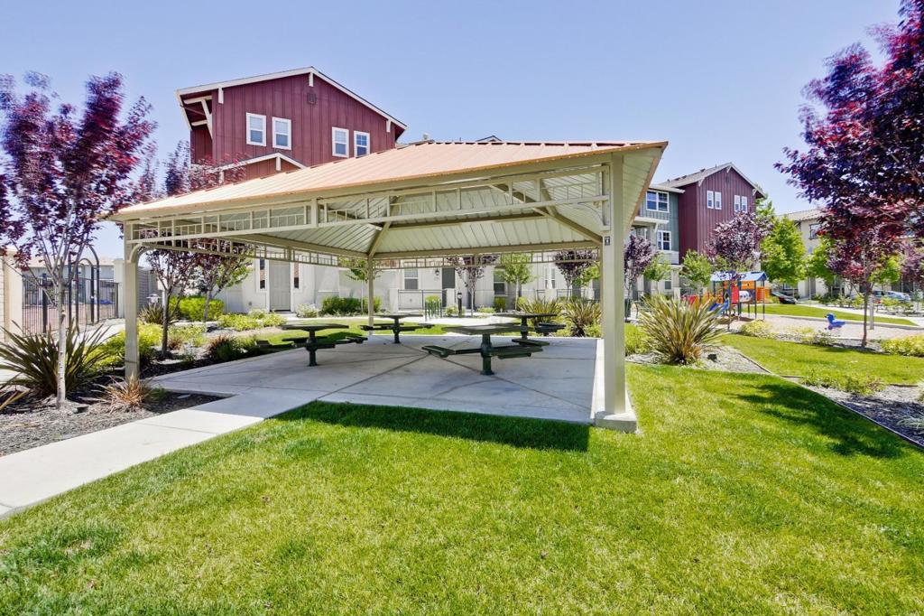 1052 Chamomile Property Photo 44