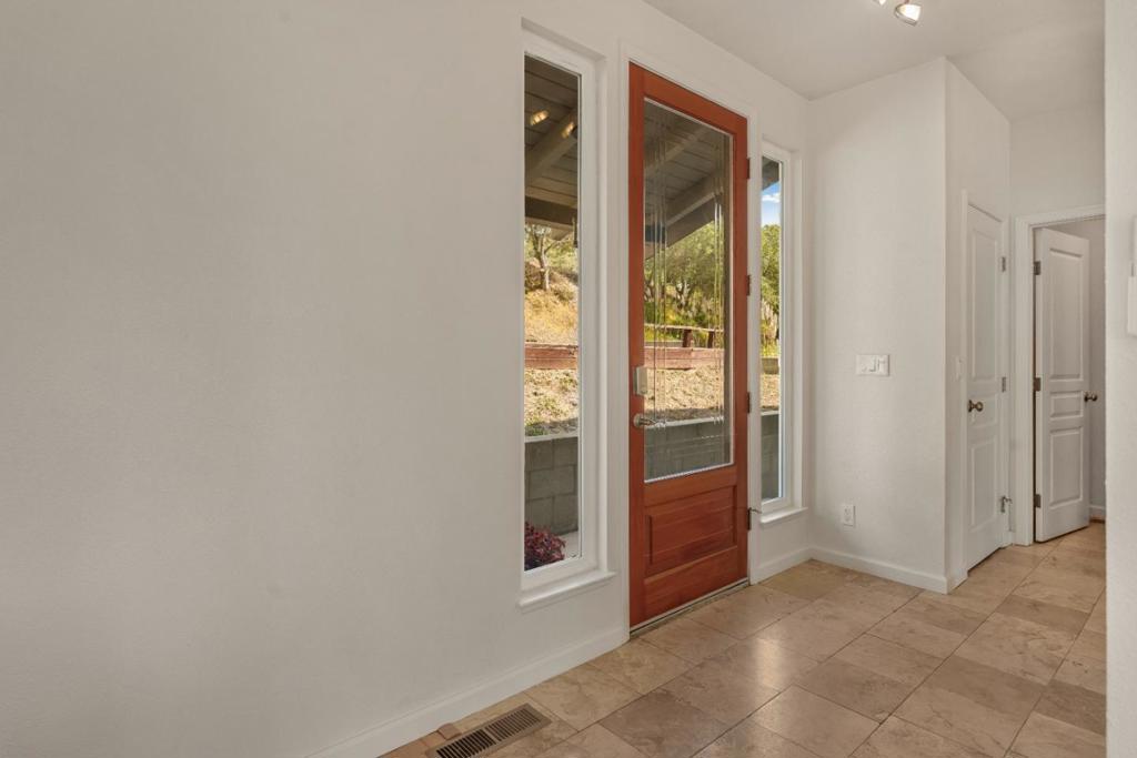 16919 Forrest Lane Property Photo 5