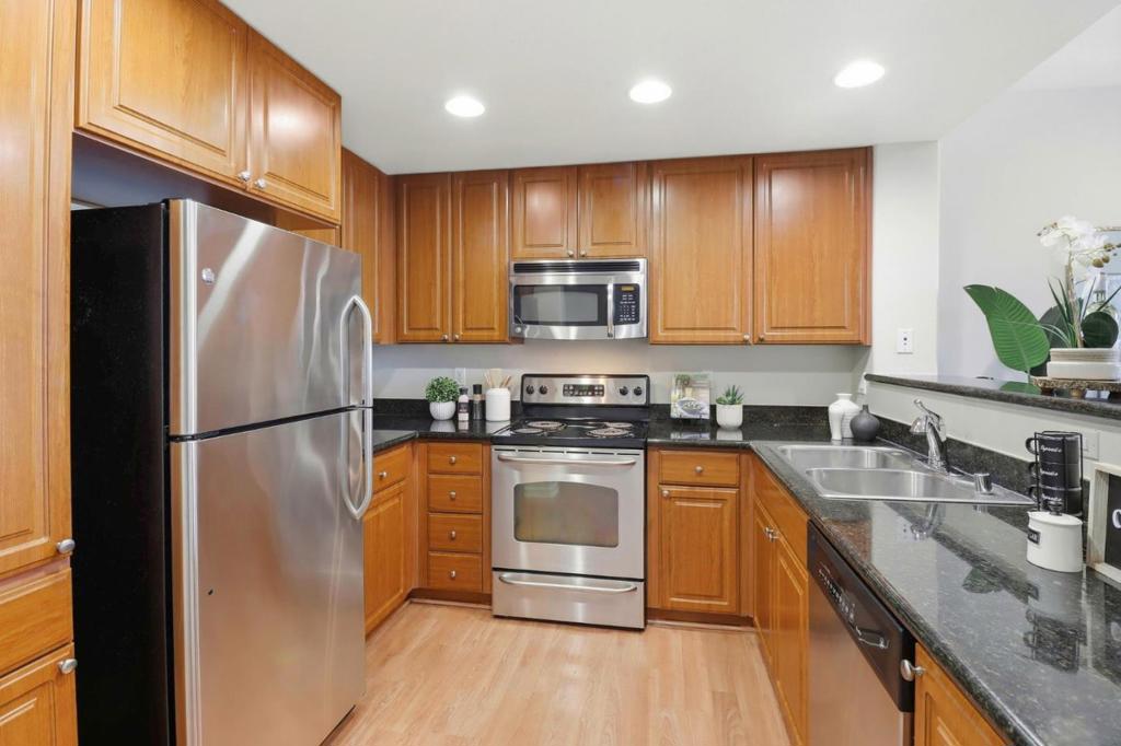 1883 Agnew Road 209 Property Photo 9