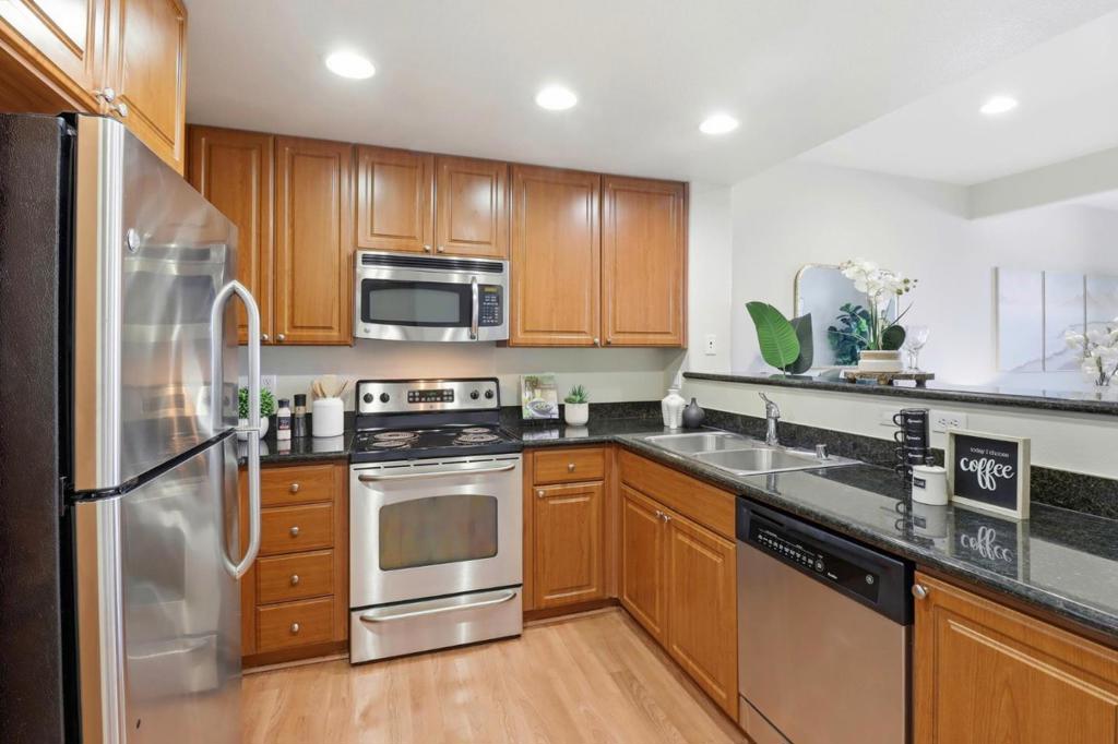 1883 Agnew Road 209 Property Photo 11