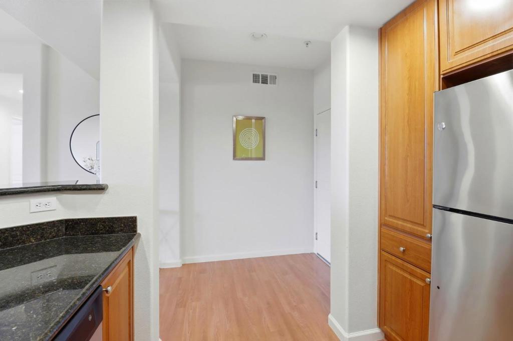 1883 Agnew Road 209 Property Photo 14