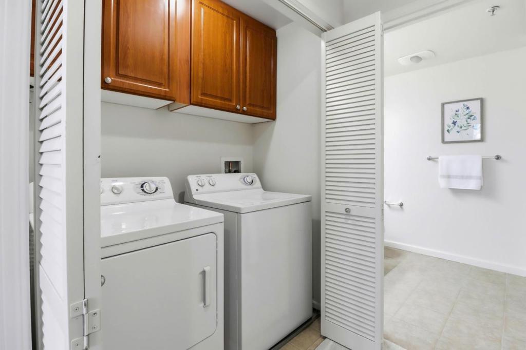 1883 Agnew Road 209 Property Photo 23