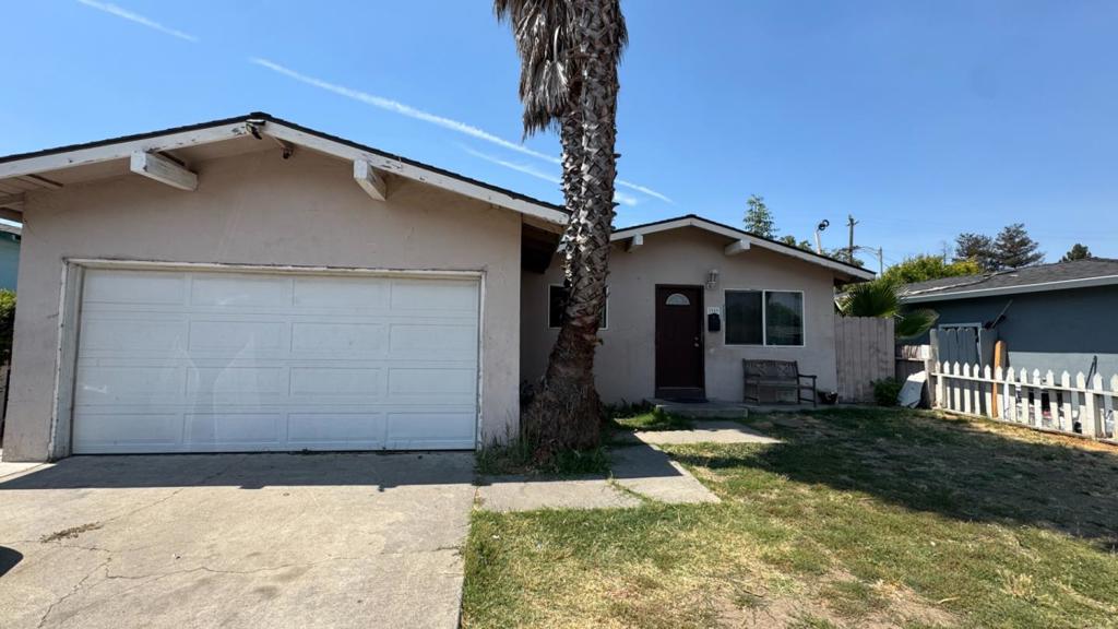 3989 Ezie Street Property Photo 1