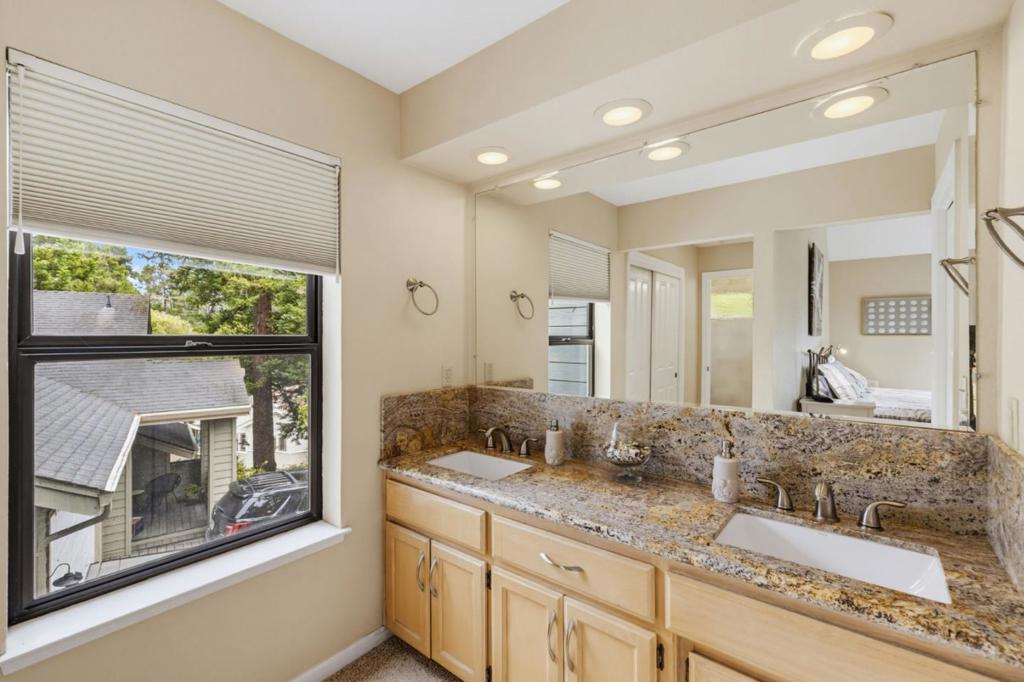 103 Dunsmuir Court Property Photo 15