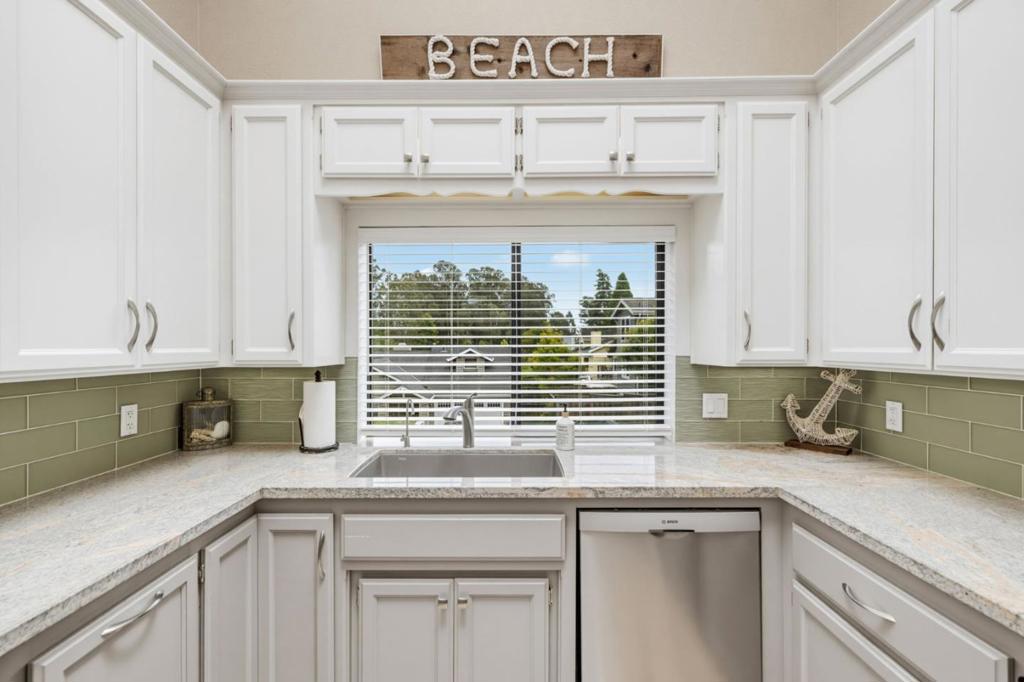 103 Dunsmuir Court Property Photo 38