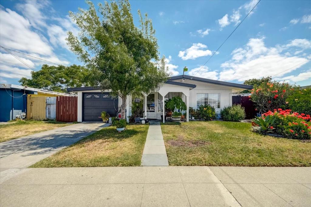 27772 Biscayne Avenue Property Photo 1