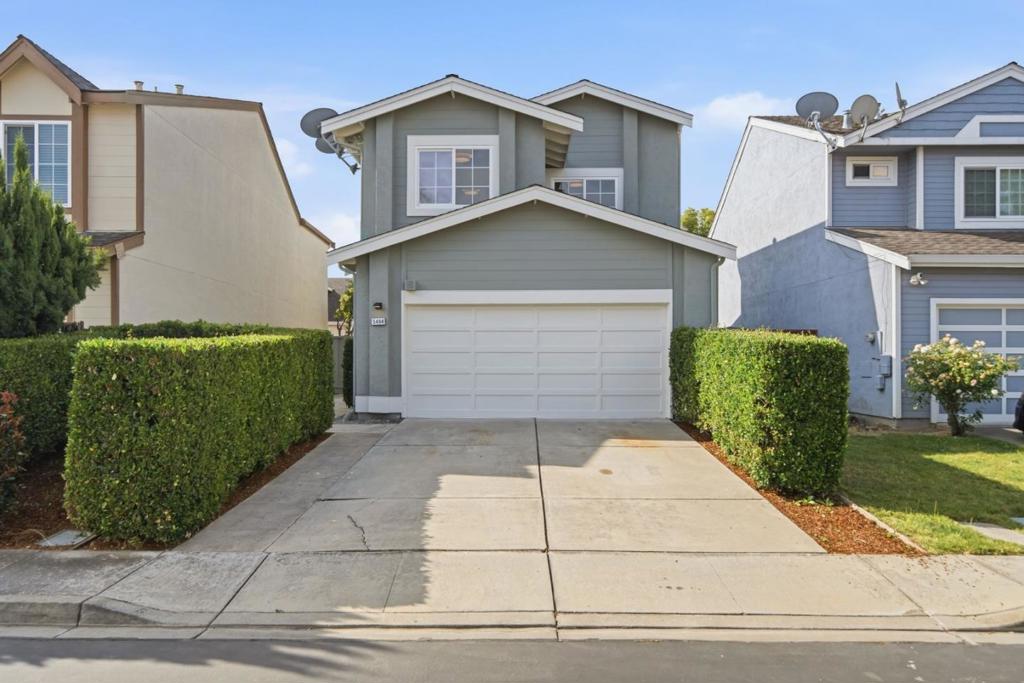 5484 Sunstar Property Photo 1