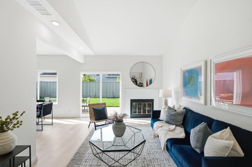 5484 Sunstar Property Photo 2