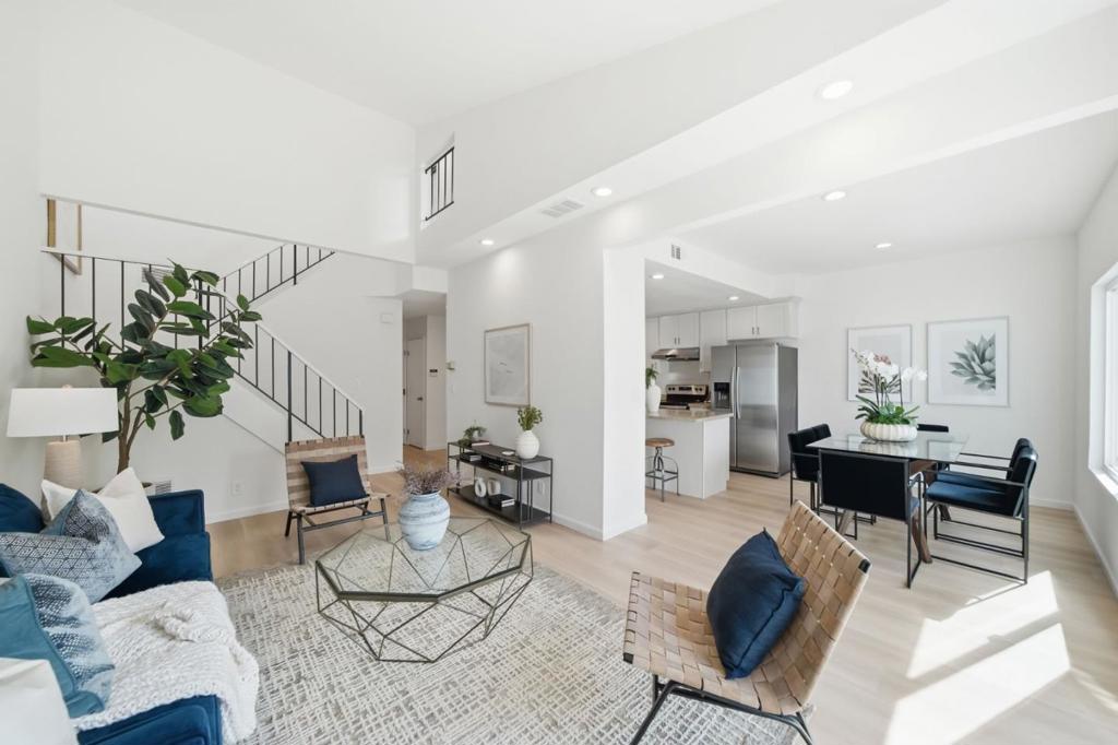 5484 Sunstar Property Photo 3