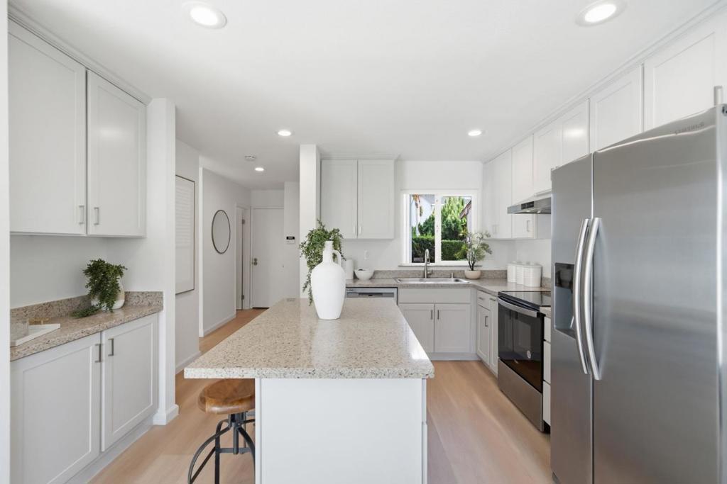 5484 Sunstar Property Photo 5