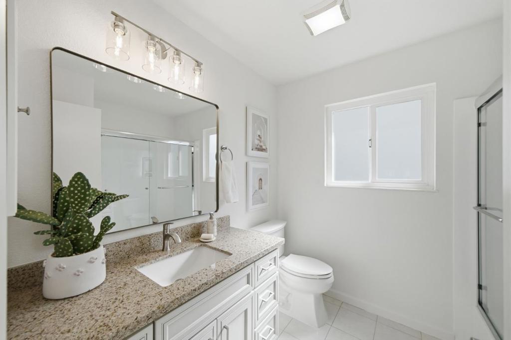 5484 Sunstar Property Photo 9