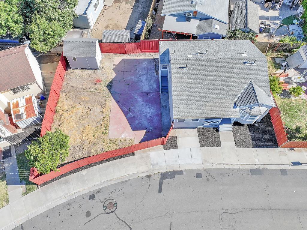 425 W 8th Street Property Photo 1