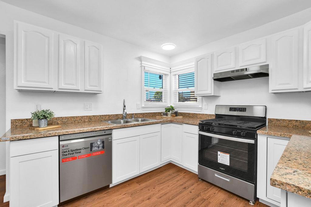 425 W 8th Street Property Photo 8