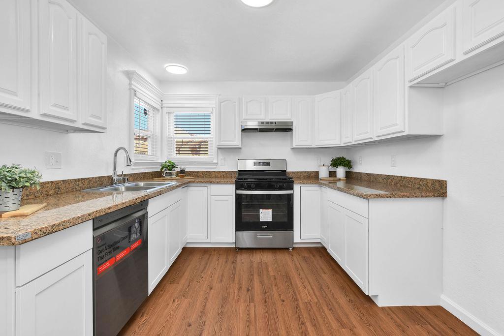 425 W 8th Street Property Photo 10