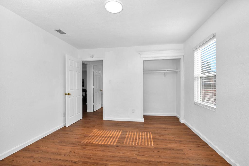 425 W 8th Street Property Photo 17