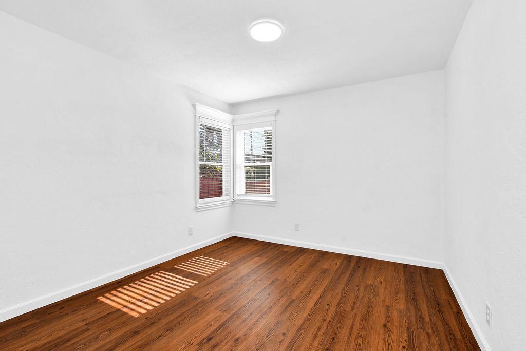 425 W 8th Street Property Photo 19